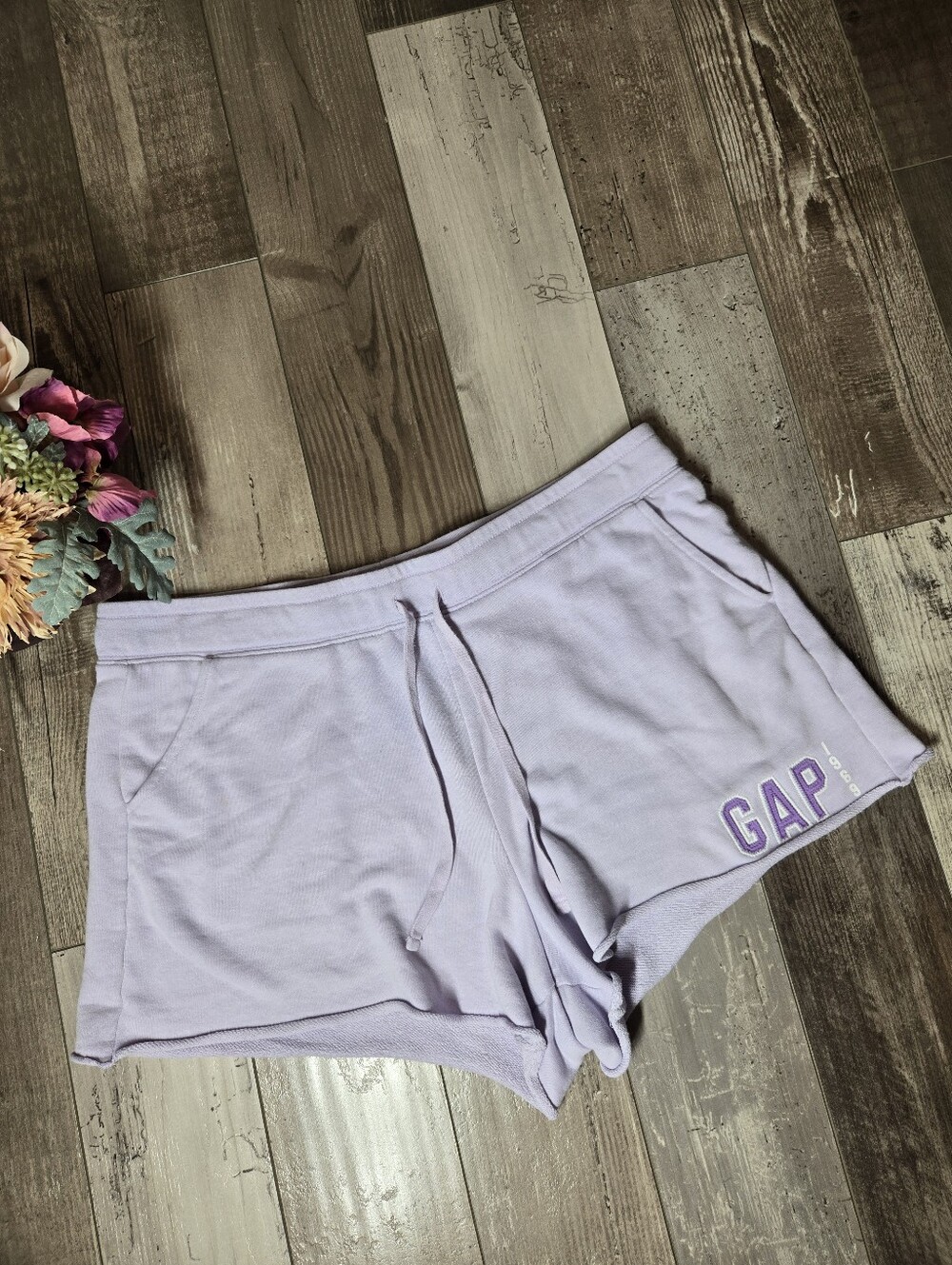 GAP Women’s Lavender Lounge Shorts – Size Large